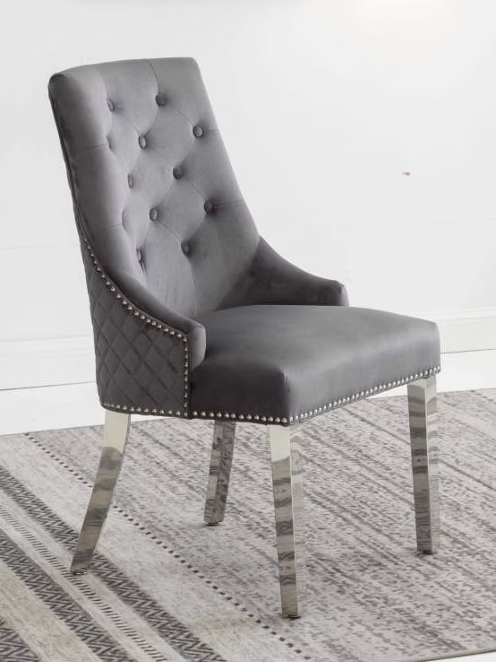 C-1253 – Chaise en velours crème